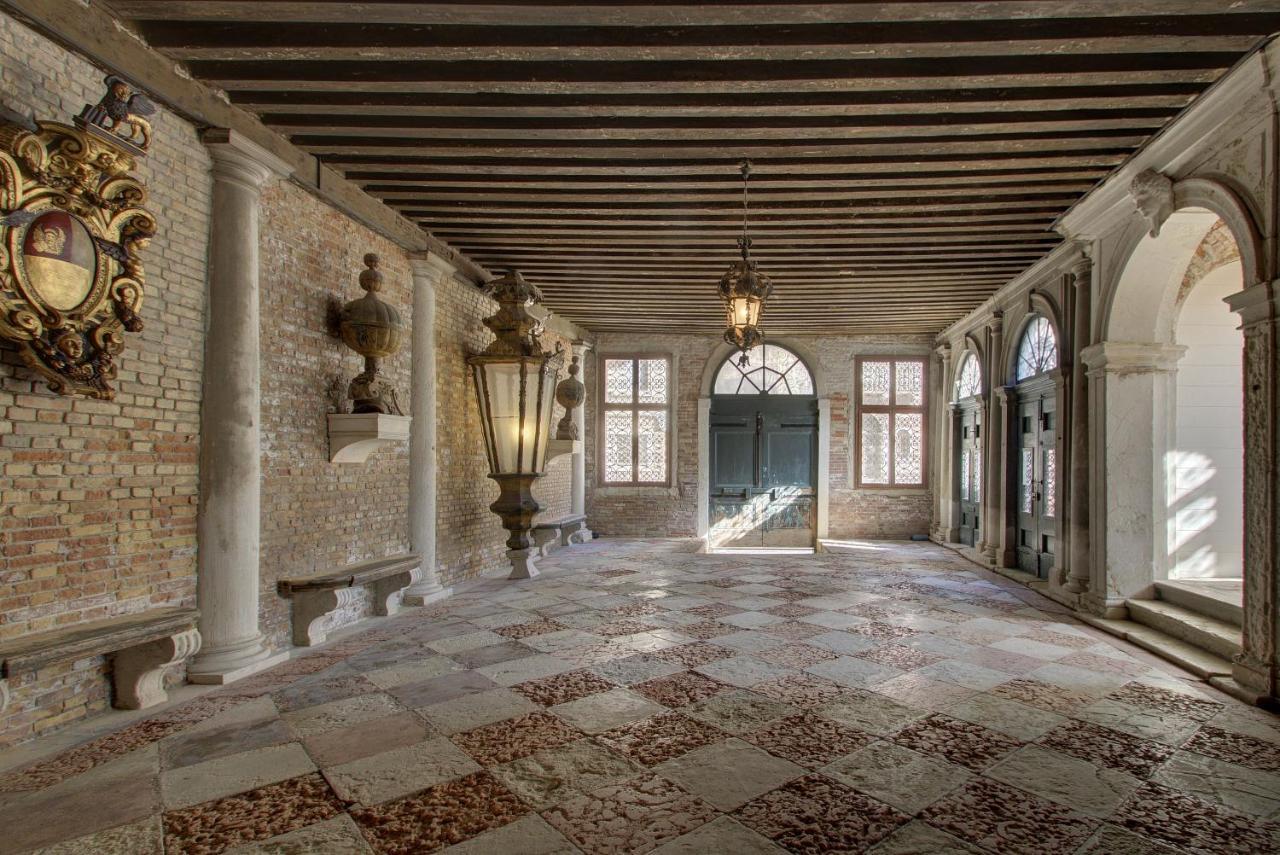 Doge Spiral Stairs Apartment Venedig